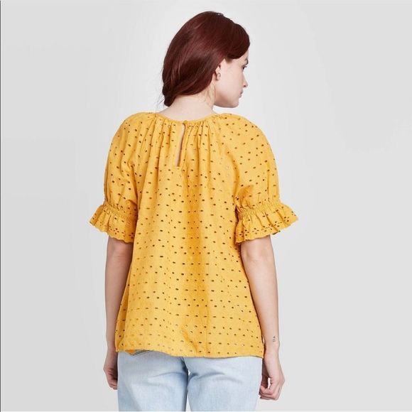 🆕 Universal Thread Gold Top - Picture 3 of 6